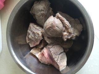 39、煲一锅好卤➕香卤牛肉,捞出冲洗干净，备用
