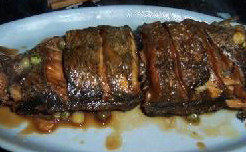 12、红烧鲈鱼,等汤汁微微收浓,把鱼成出