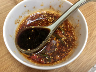 15、酸辣娃娃菜,一汤匙半香醋