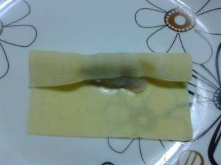 3、芋头糖果,由另一边往回卷