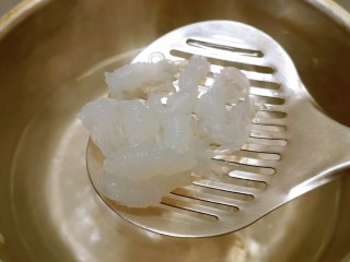 4、麻辣魔芋,捞出