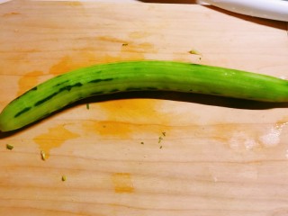 6、麻辣魔芋,黄瓜去皮