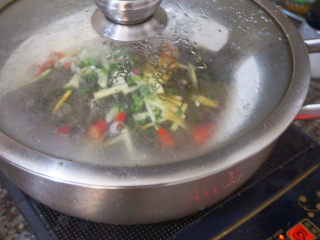 13、清蒸多宝鱼????,大火清蒸15-20分钟