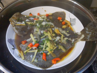 14、清蒸多宝鱼????,多宝鱼就蒸好l啦～