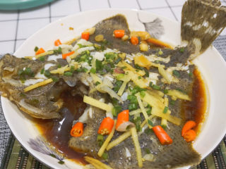 15、清蒸多宝鱼????,很清甜可口啊，很适合下饭