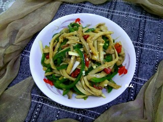 13、炝拌杏鲍菇,成品图