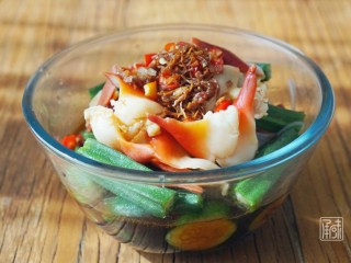 14、捞汁北极贝,14、&nbsp;搅拌好了即可。