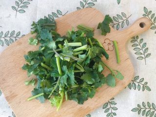 18、下酒神器:麻辣牛板筋,香菜切末