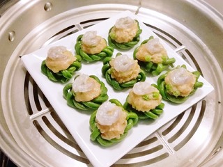 13、豇豆酿鸡蓉,开水上锅 蒸12分钟取出