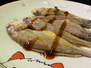 7、清蒸小黄鱼,加蚝油；