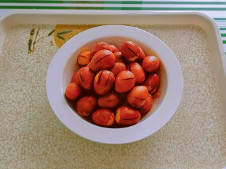 13、红烧鹌鹑蛋,装盘