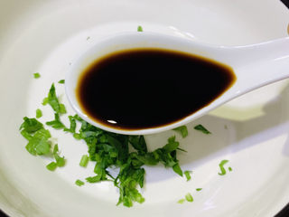 9、凉拌猪肚丝,加葡萄醋；