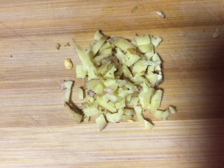 15、重庆多味花生,老姜切粒