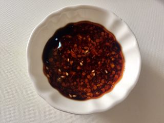 18、夏日凉菜—白切猪肘,准备自己喜欢的酱汁就好