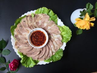 21、夏日凉菜—白切猪肘,成品诱人～～有木有？