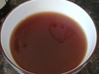 6、木耳炒肉丝,兑入适量清水