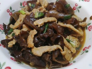 17、木耳炒肉丝,成品图
