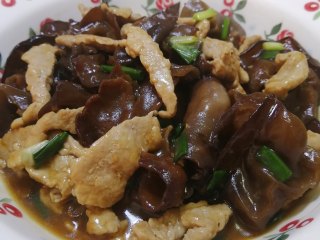 18、木耳炒肉丝,成品图