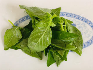 5、凉拌千张,金介洗净备用~