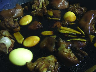 16、猪脚醋,小火煮2小时