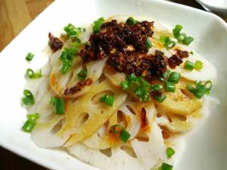 4、凉拌莲藕  #健康美颜餐#,放入所有配料