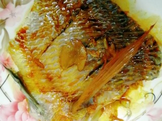 7、鼓油蒸鱼????,浇在鱼面上