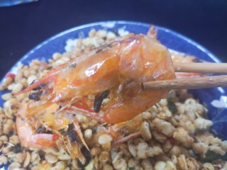 21、爆炒基围虾,先来只虾外酥内香，连壳吃香滴嘞