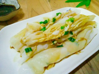 14、肠粉,之后淋上调料水就可以吃了