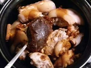 10、酱香猪蹄,放入老汤