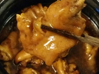 13、酱香猪蹄,猪蹄软烂 汤汁浓稠 即可出锅