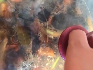 8、可乐排骨,大火煮开盖盖小火炖煮四十分钟