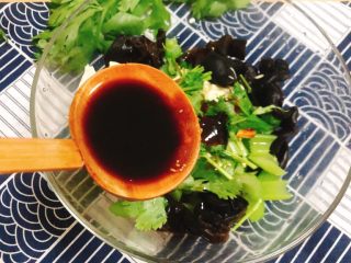 19、芹菜拌腐竹,生抽