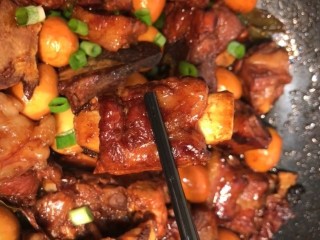 10、排骨炖鹌鹑蛋,好吃的排骨鹌鹑蛋制作完成