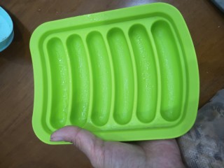 10、宝宝香肠,香肠模具刷一层薄薄的油