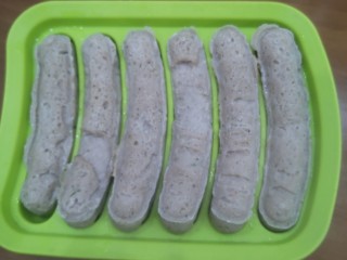 15、宝宝香肠,蒸好的香肠，打开盖子就能看出满满的鲜肉????