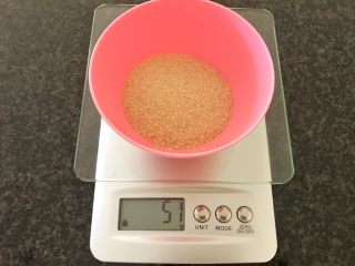 12、无肉不欢+麻辣猪肉条,调味料的制作：黄糖50g左右（白糖也可以），