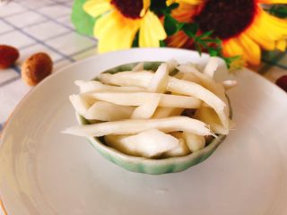 17、醋腌嫩生姜-可做早餐稀饭配菜,成品图。