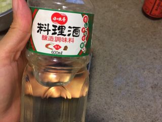 5、浅草鸡肝丼,再加1汤匙料理酒或者绍酒。