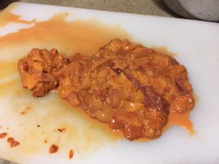 12、浅草鸡肝丼,鸡肝切小块，大约3-5mm宽。