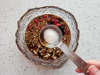 12、手撕鸡胸肉,半勺白砂糖