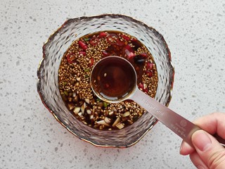 14、手撕鸡胸肉,一勺香油