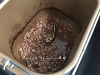 9、叉烧肉酱,最后再调至烘烤功能，烘烤10分钟，美味的叉烧肉酱就完成了(这个时间仅共参加，肉多的话，时间要适当的去增加)