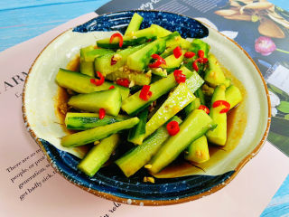 17、酸辣黄瓜条,酸辣爽口脆开胃小菜！