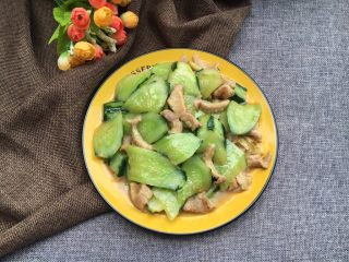 10、板筋炒青瓜,上碟