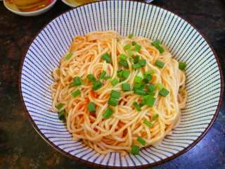 6、番茄酱拌面条,成品图