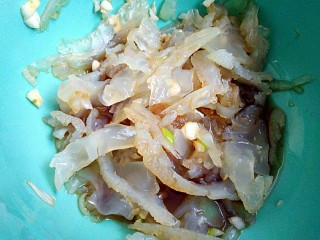 11、老醋蛰头,拌匀加少许香油即可