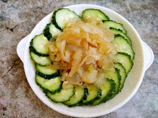 12、老醋蛰头,老醋蛰头做好盛入之前的盘子里，完成