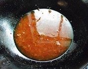 6、鱼香豆腐,加入适量高汤或清水