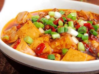 9、鱼香豆腐,集满咸、鲜、酸、甜、辣的鱼香嫩豆腐