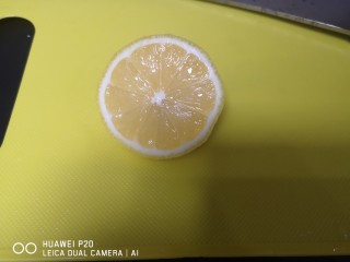 12、糖醋莲藕,半只黄柠檬